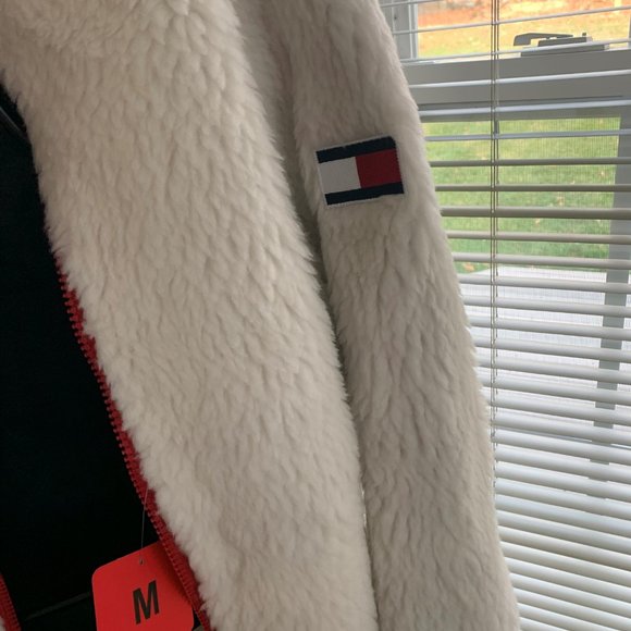 NWT Tommy Hilfiger Zip Faux Fur Zipped Jacket (warm for winter months) - Picture 4 of 16